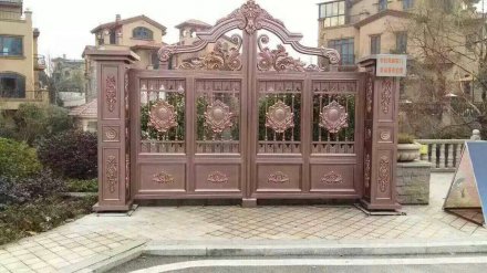 新鄉(xiāng)全鋁門怎么制作-安誠護(hù)欄廠家