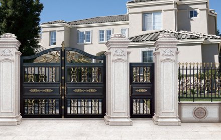 濰坊鋁藝大門的油漆施工需要注意什么？